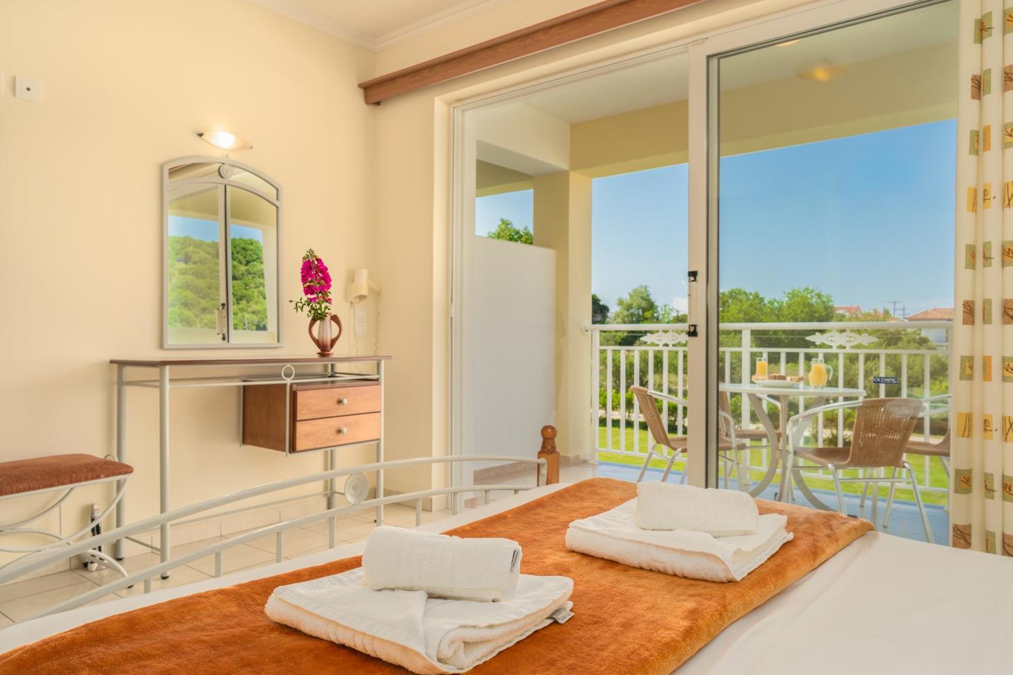 Manousis Aparthotel Tsilivi  Exterior photo